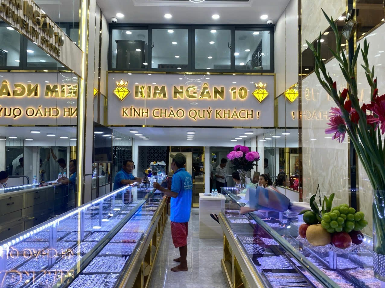 Thiết kế thi công nội thất tiệm vàng