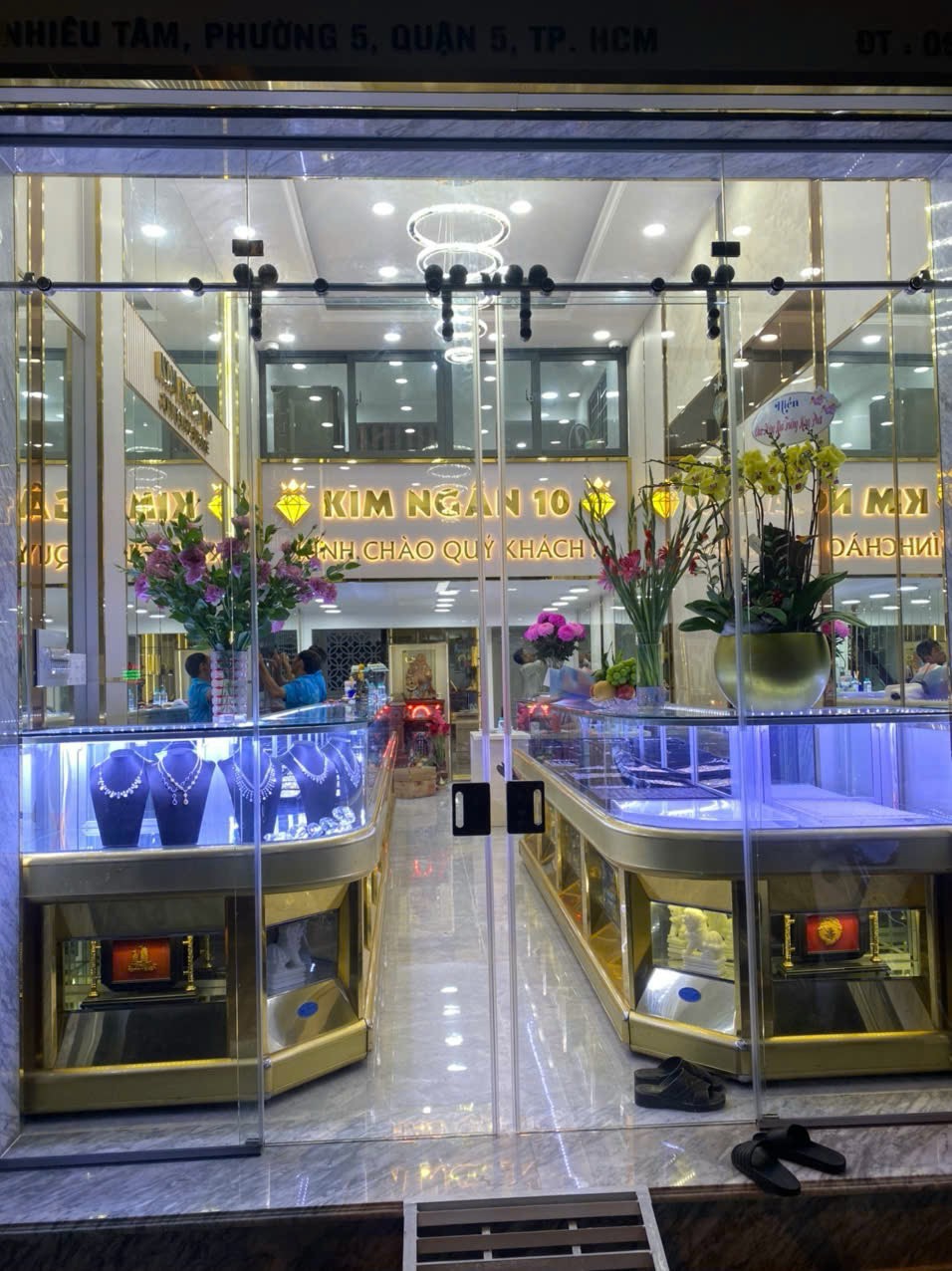 Thi công nội thất tiệm vàng