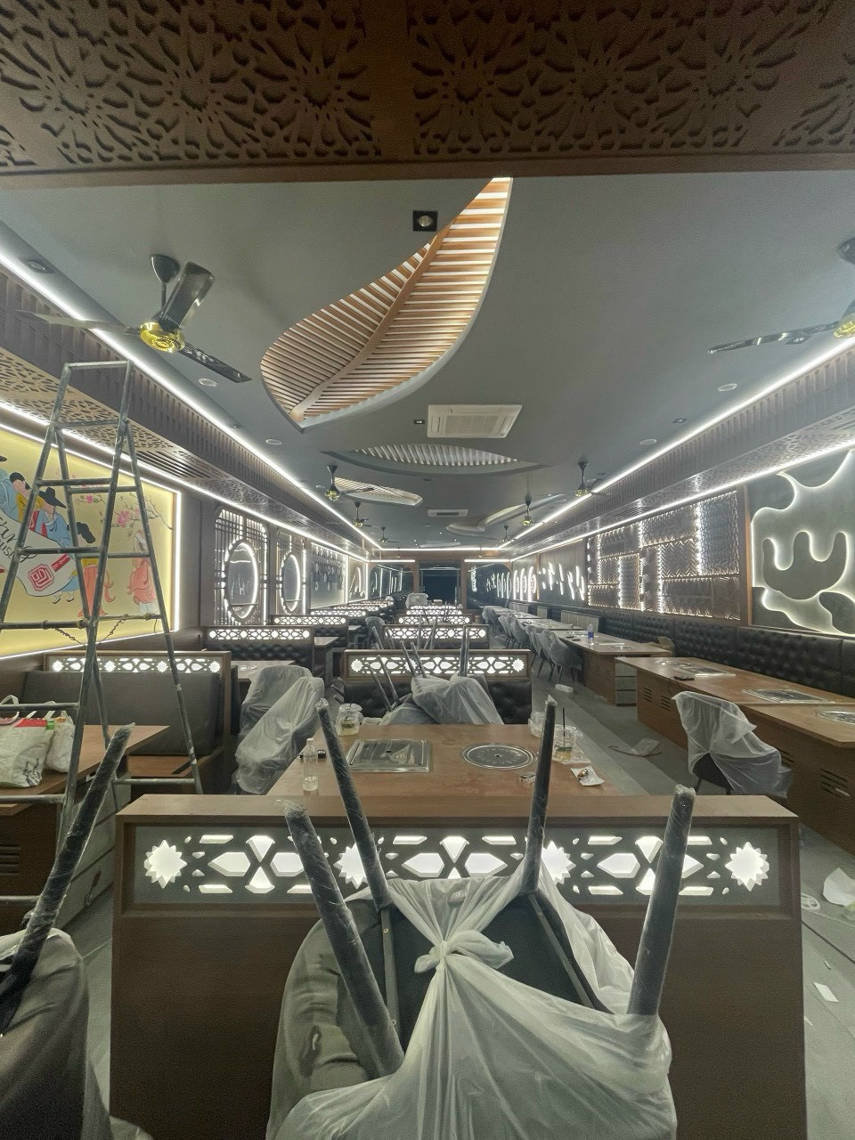 không gian nội thất nhà hàng lẩu Jang House